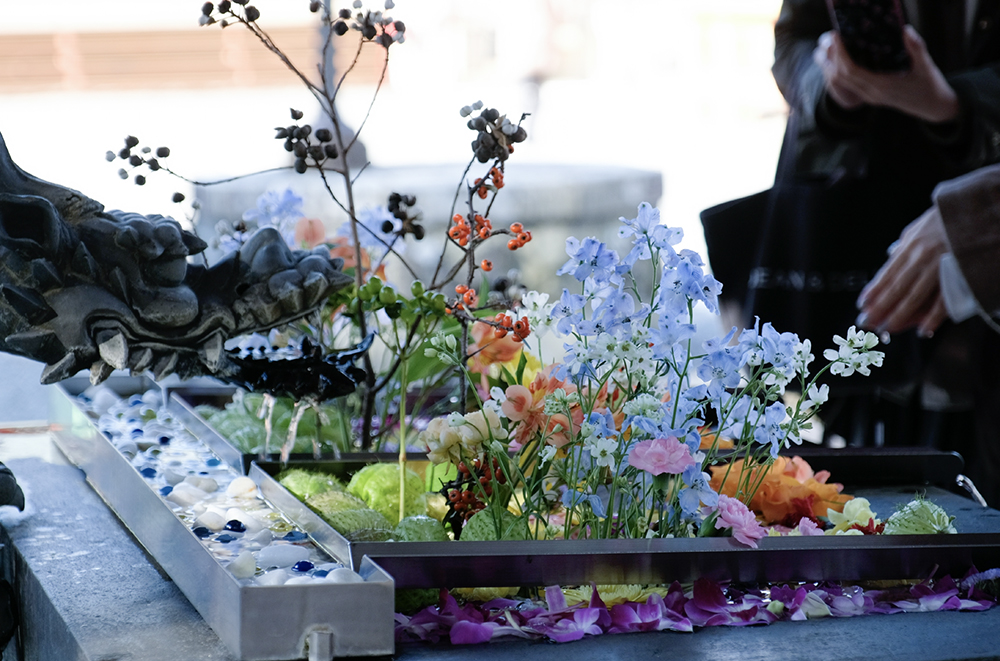 南宮大社の花手水
